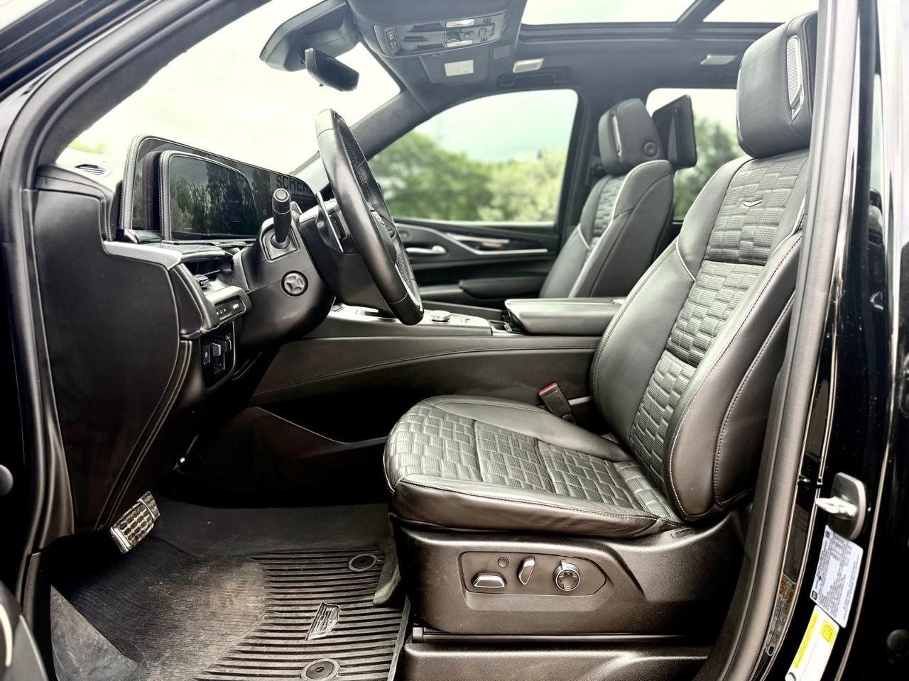 2023 Cadillac Escalade V-Series All-Wheel Drive Photo