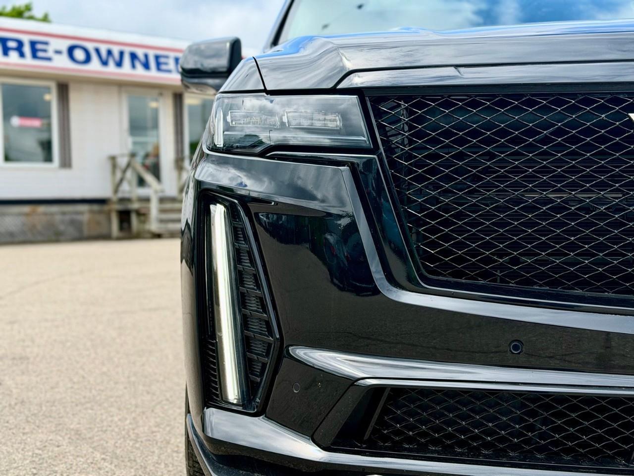 2023 Cadillac Escalade V-Series All-Wheel Drive Photo
