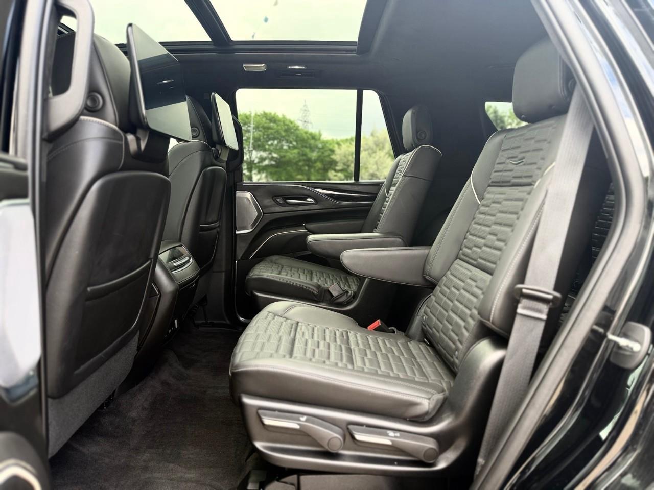 2023 Cadillac Escalade V-Series All-Wheel Drive Photo