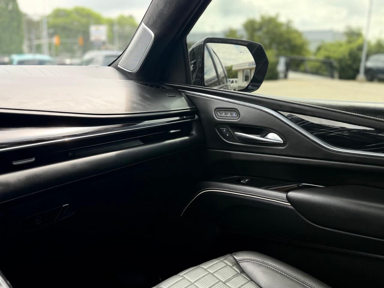 2023 Cadillac Escalade V-Series All-Wheel Drive Photo