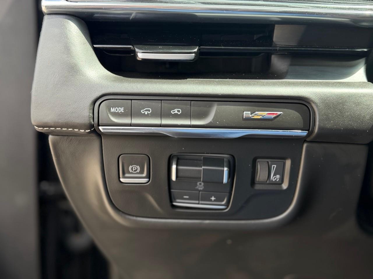 2023 Cadillac Escalade V-Series All-Wheel Drive Photo