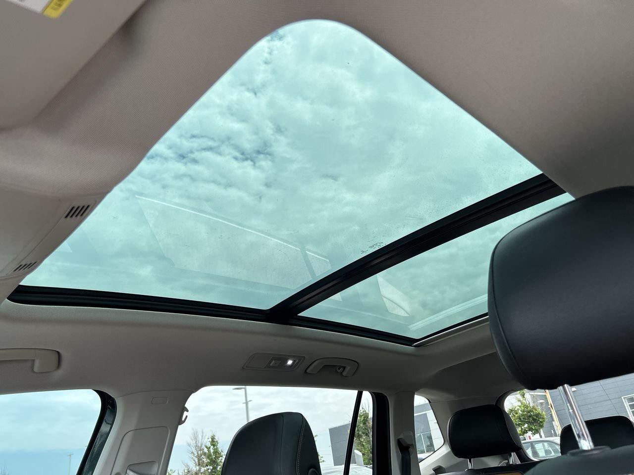 2018 Volkswagen Tiguan Comfortline 2.0L AWD   Clean Accident-Free History Photo