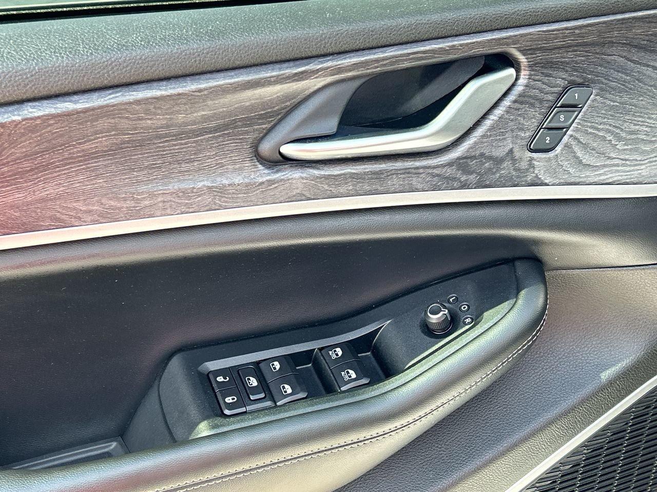 2022 Jeep Grand Cherokee Limited   Clean Accident-Free History Photo