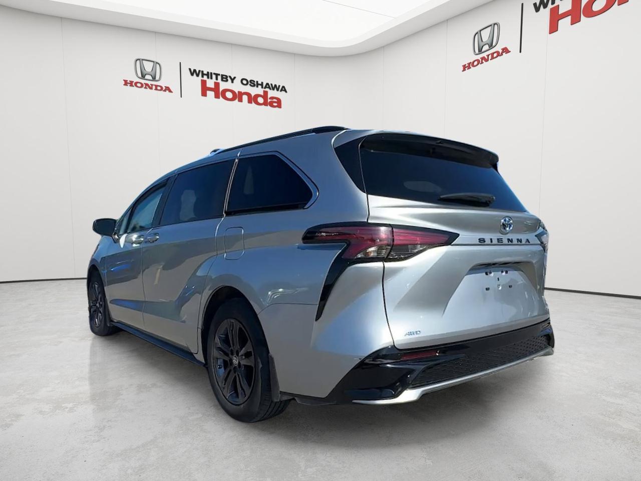 2024 Toyota Sienna  Photo