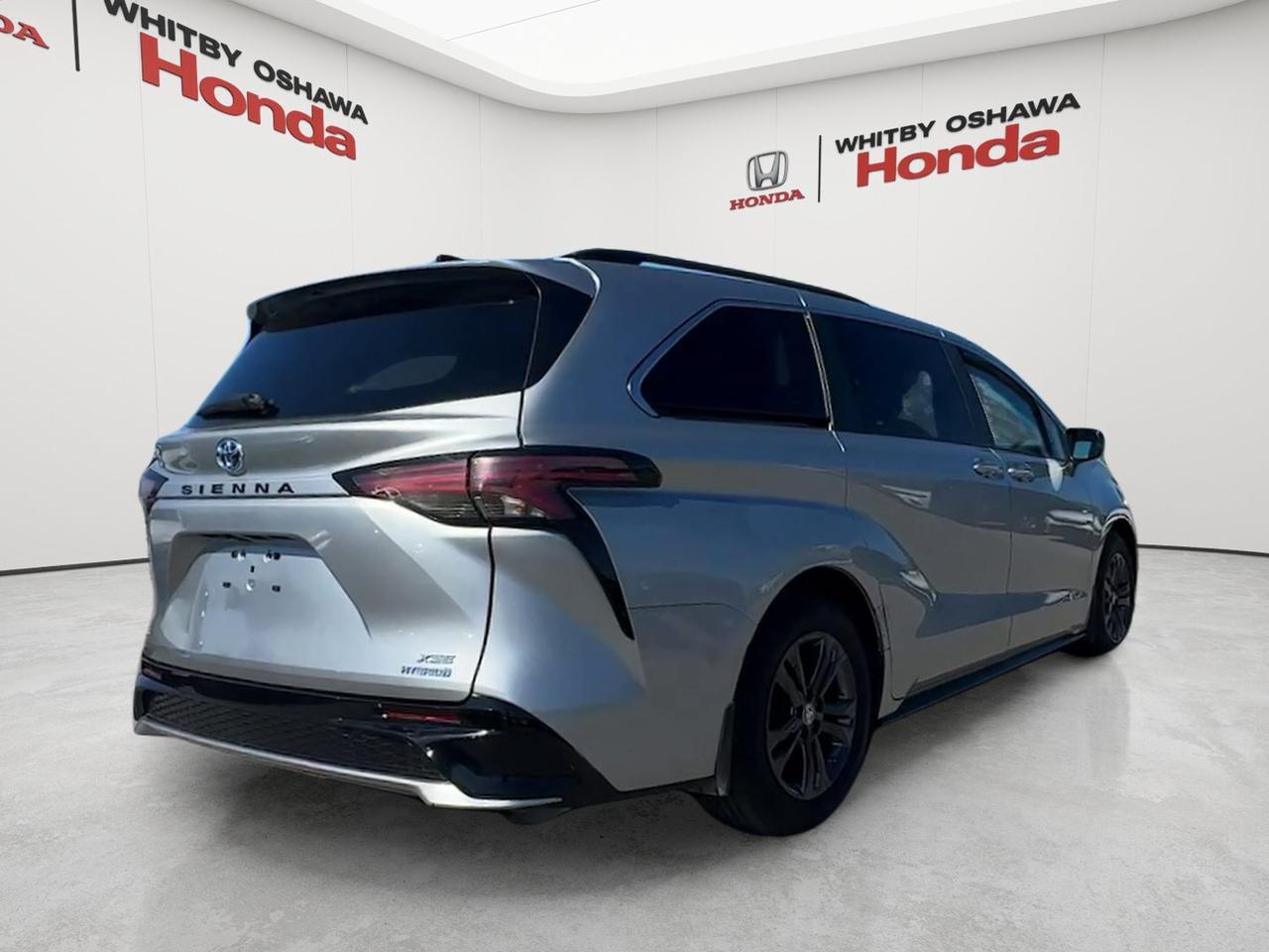 2024 Toyota Sienna  Photo