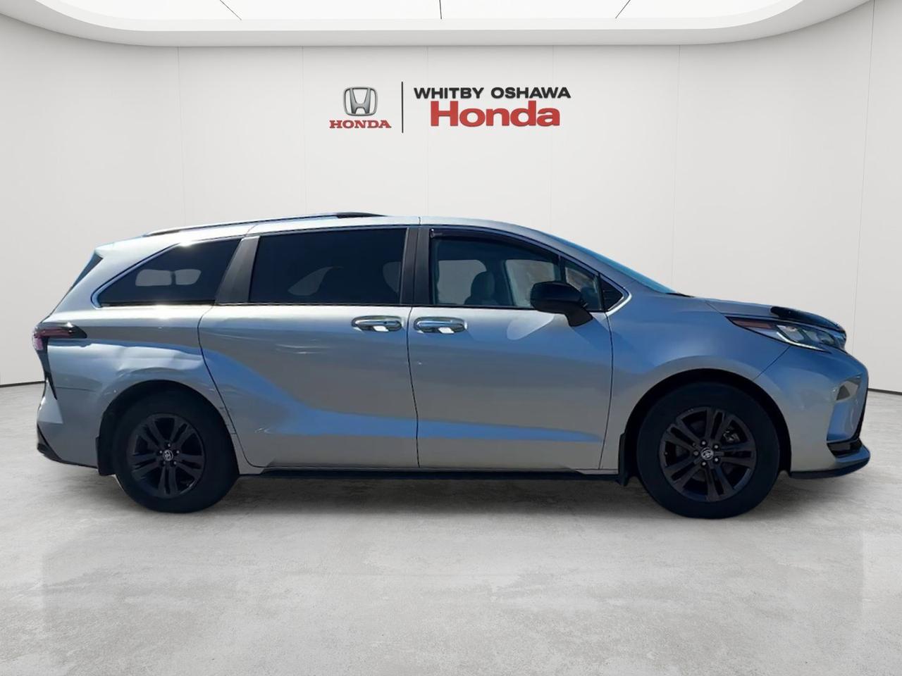 2024 Toyota Sienna  Photo