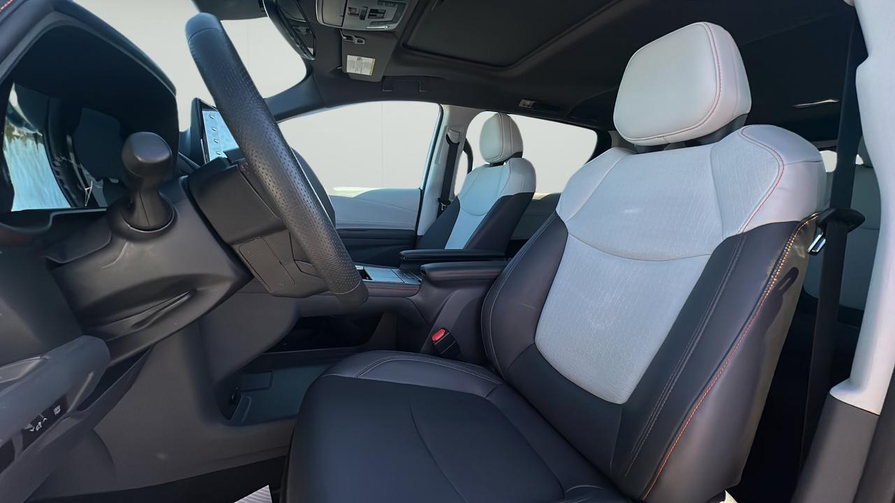 2024 Toyota Sienna  Photo