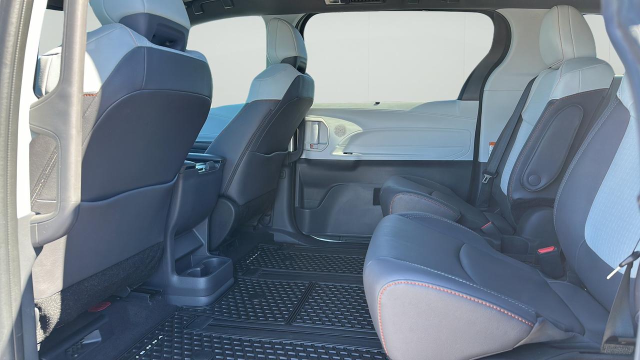 2024 Toyota Sienna  Photo