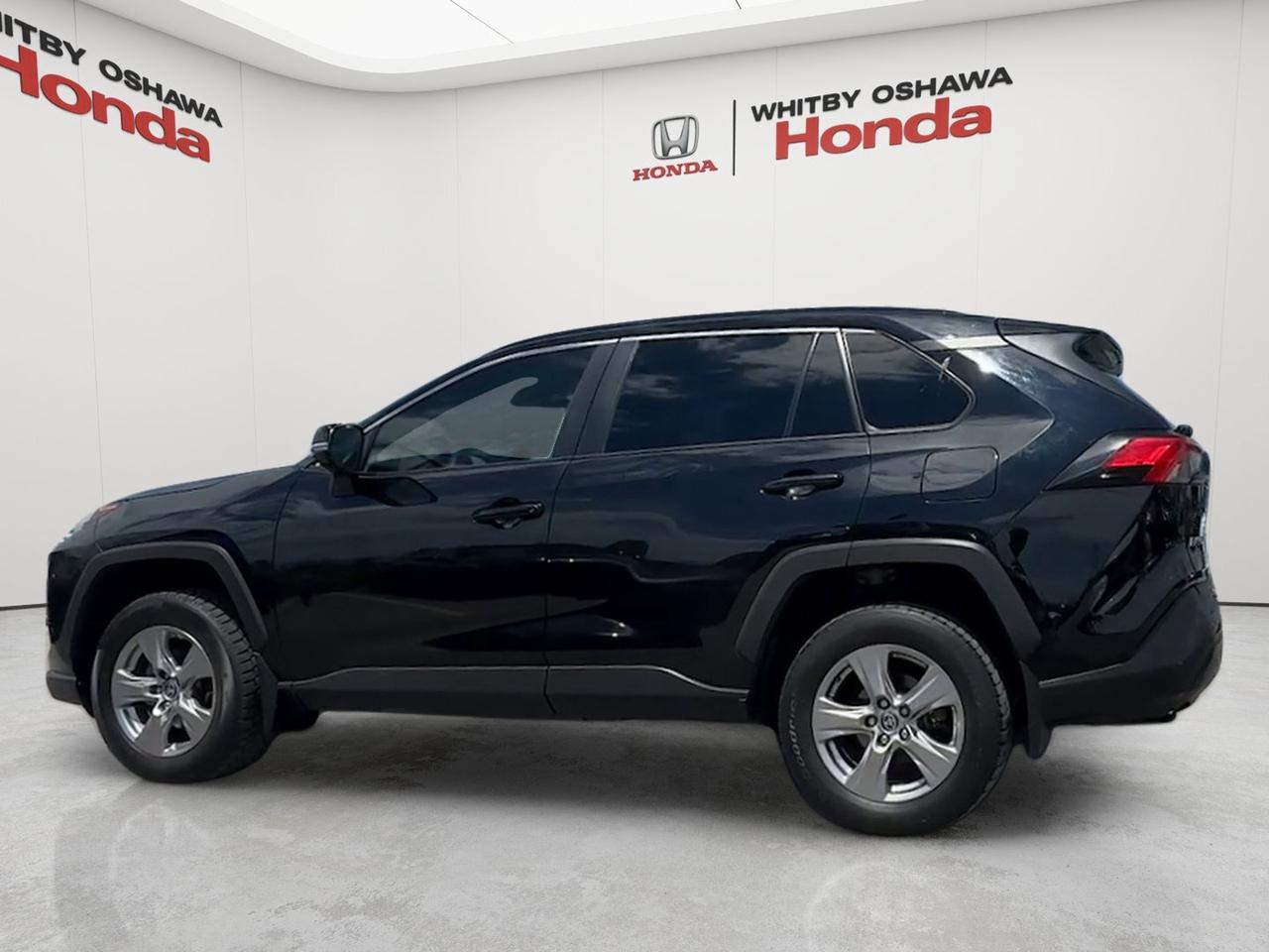 2022 Toyota RAV4 XLE AWD Photo3