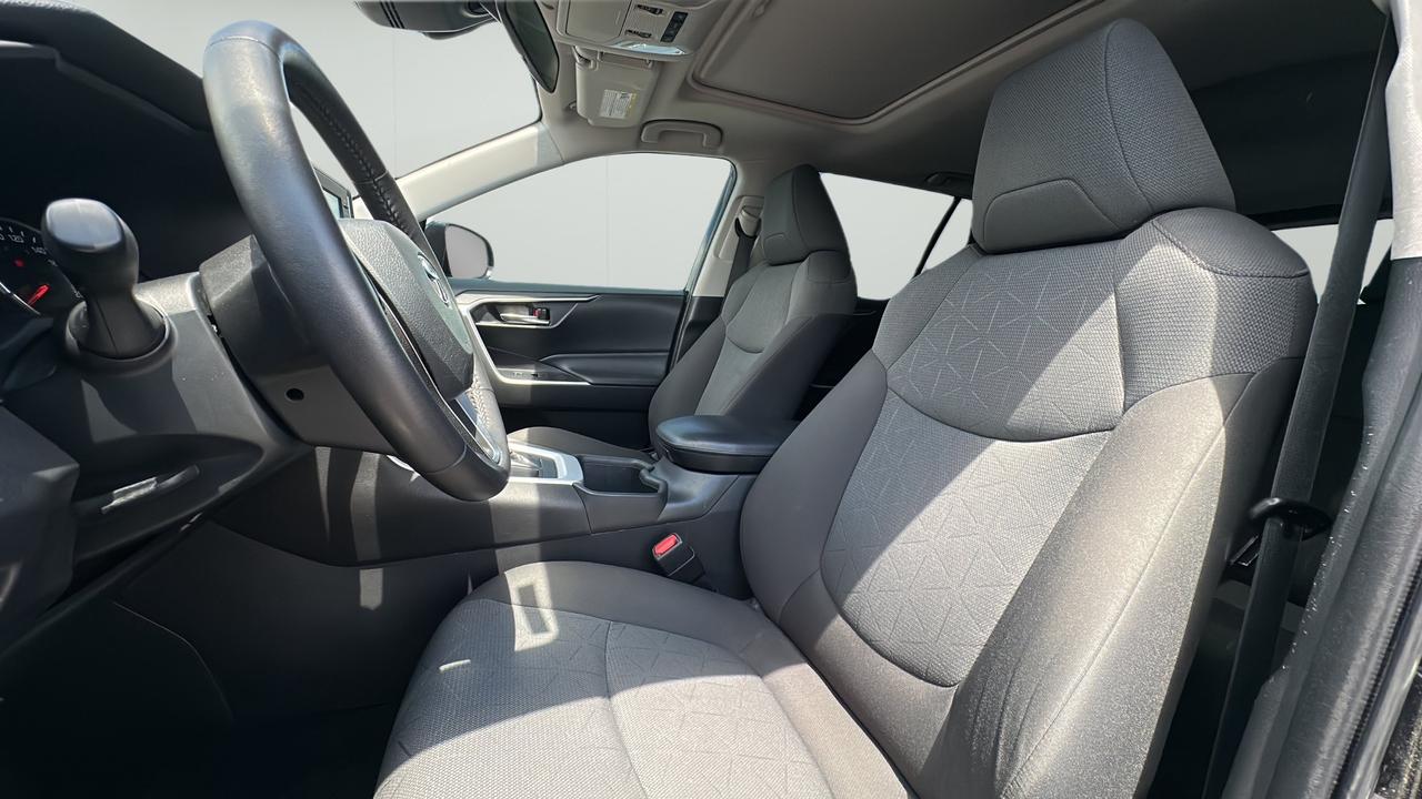 2022 Toyota RAV4 XLE AWD Photo