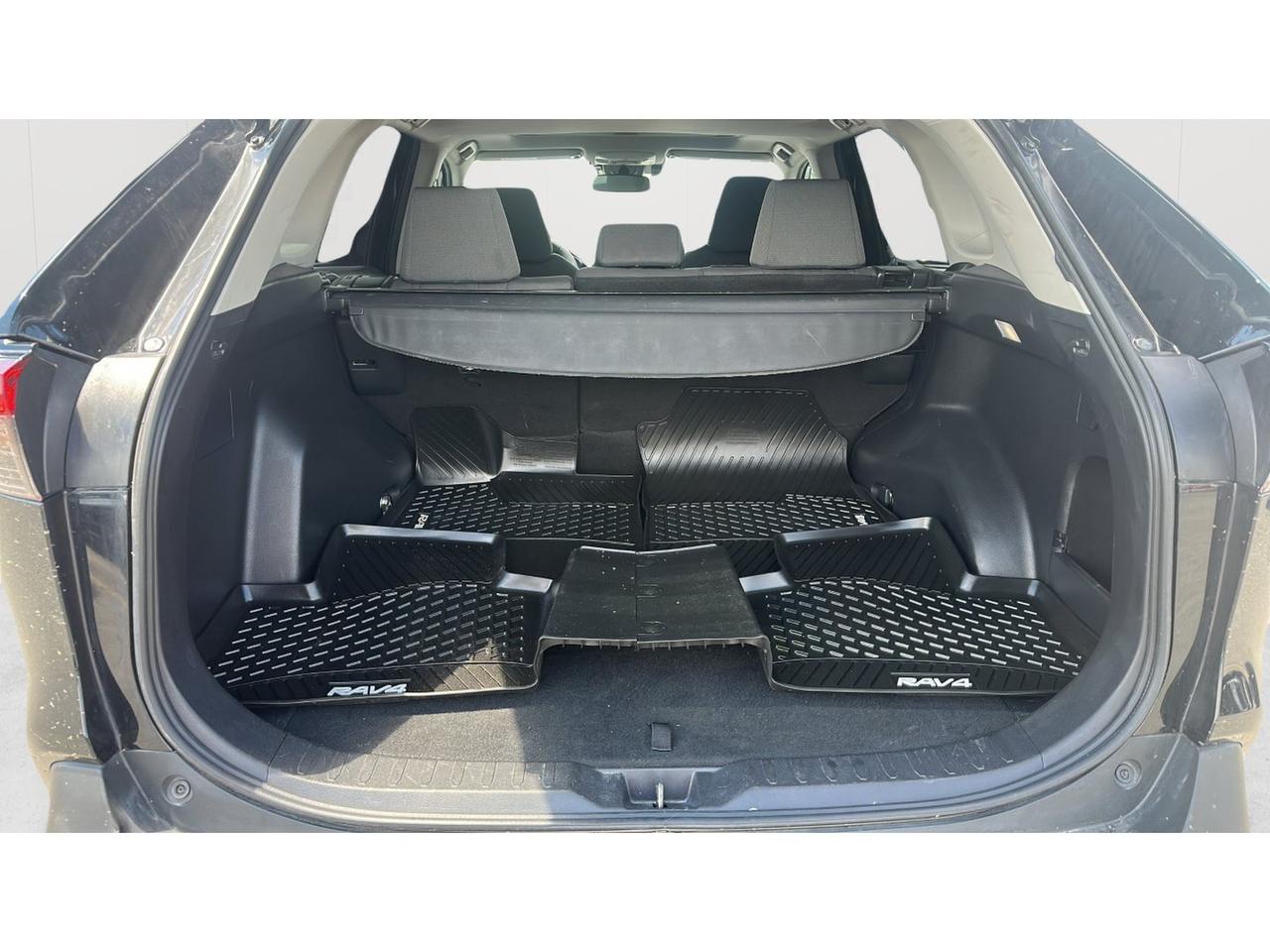 2022 Toyota RAV4 XLE AWD Photo