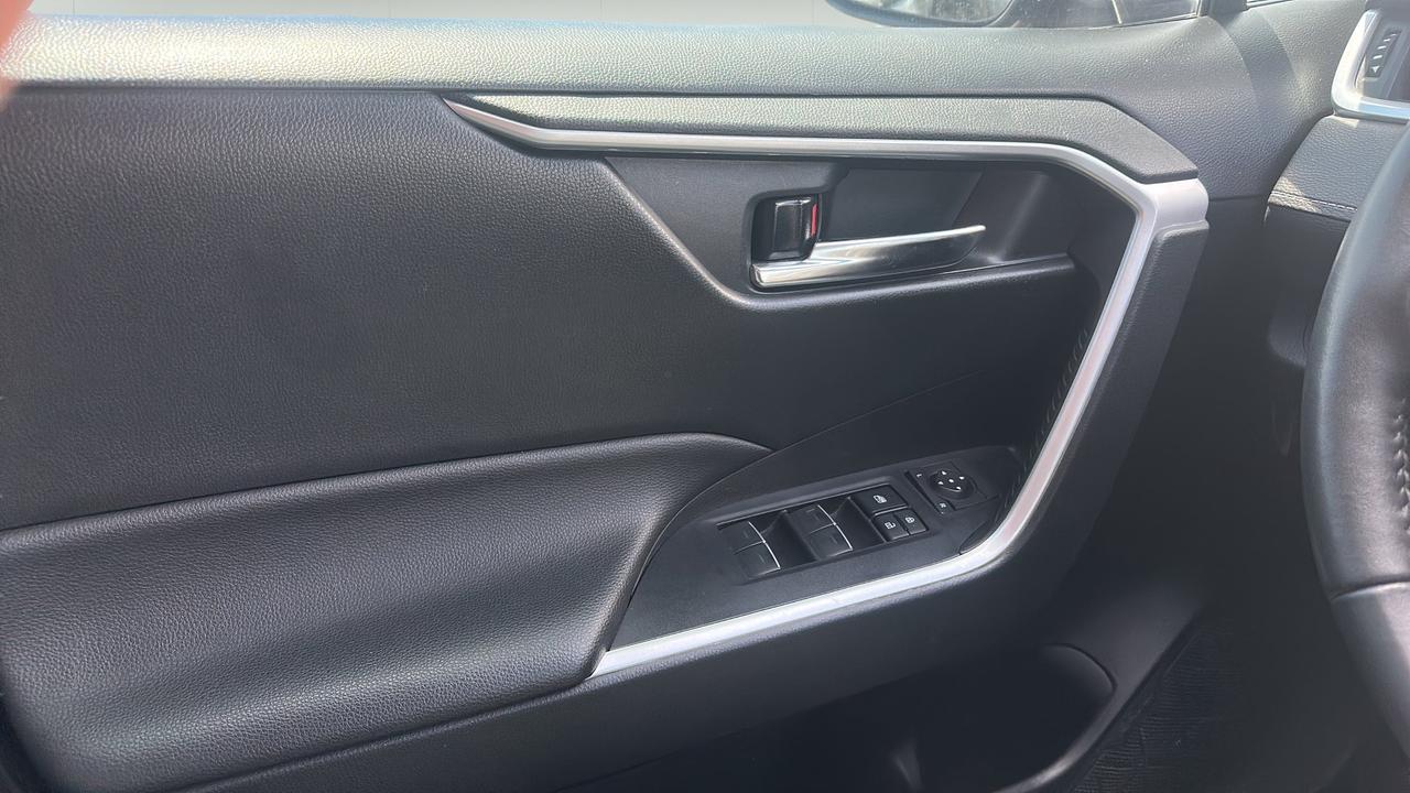 2022 Toyota RAV4 XLE AWD Photo