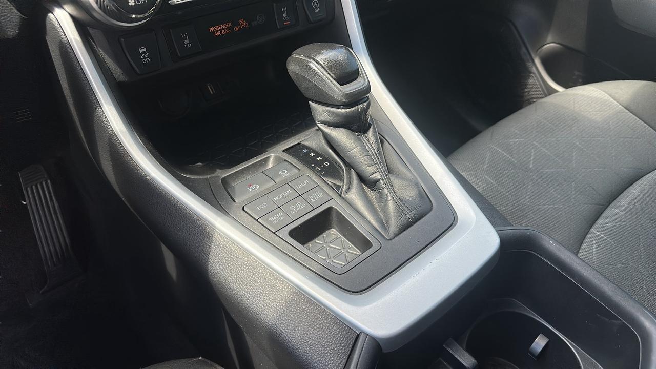 2022 Toyota RAV4 XLE AWD Photo