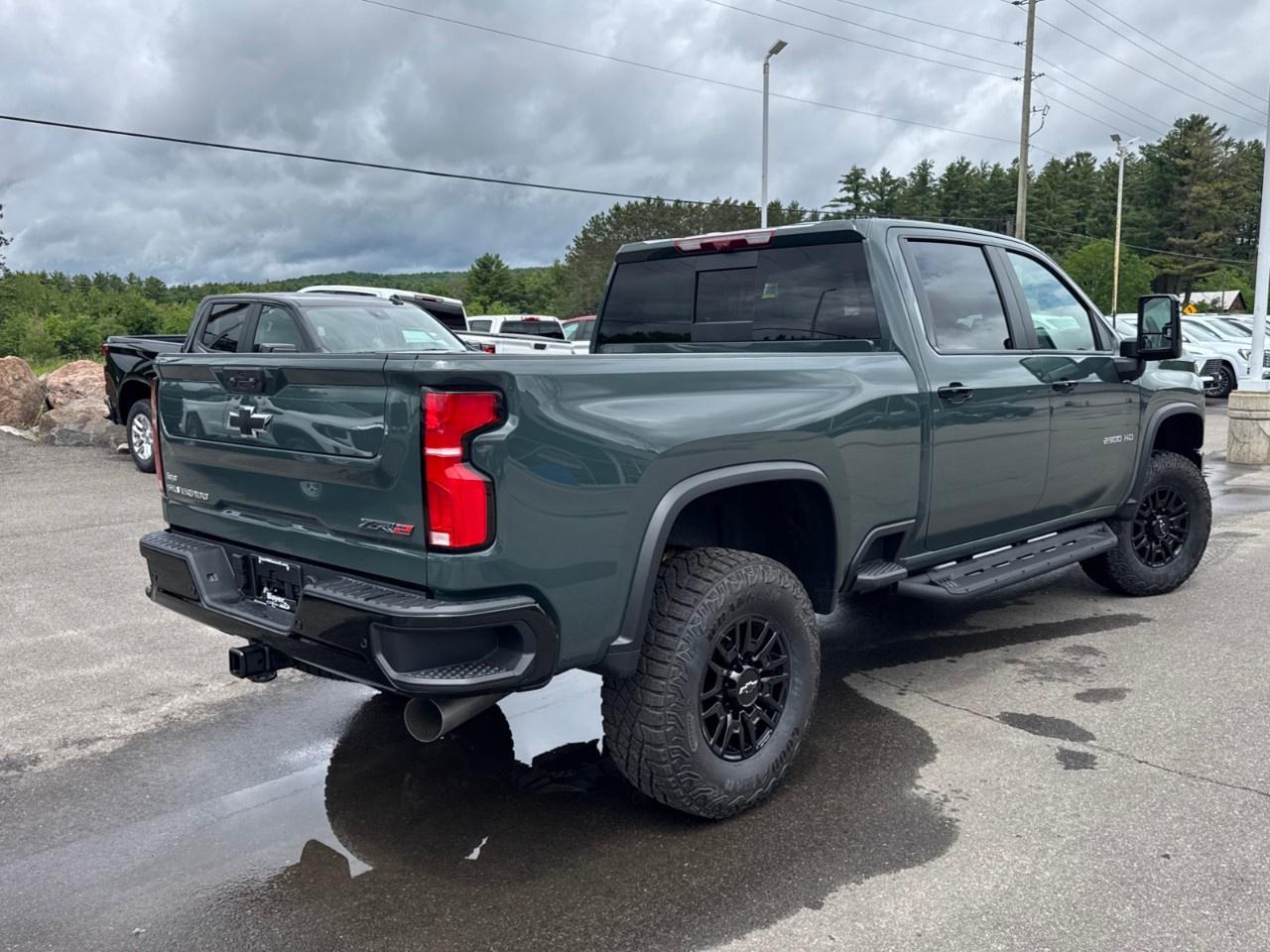 2026 Chevrolet SILVERADO 2500HD 4WD Crew Cab Standard Box ZR2 Photo