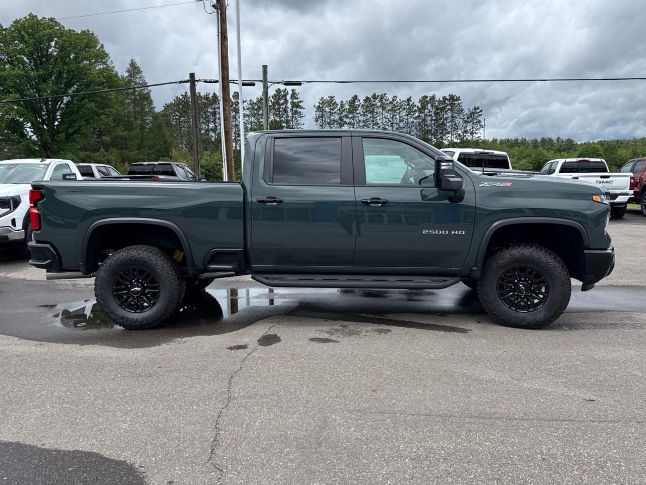 2026 Chevrolet SILVERADO 2500HD 4WD Crew Cab Standard Box ZR2 Photo