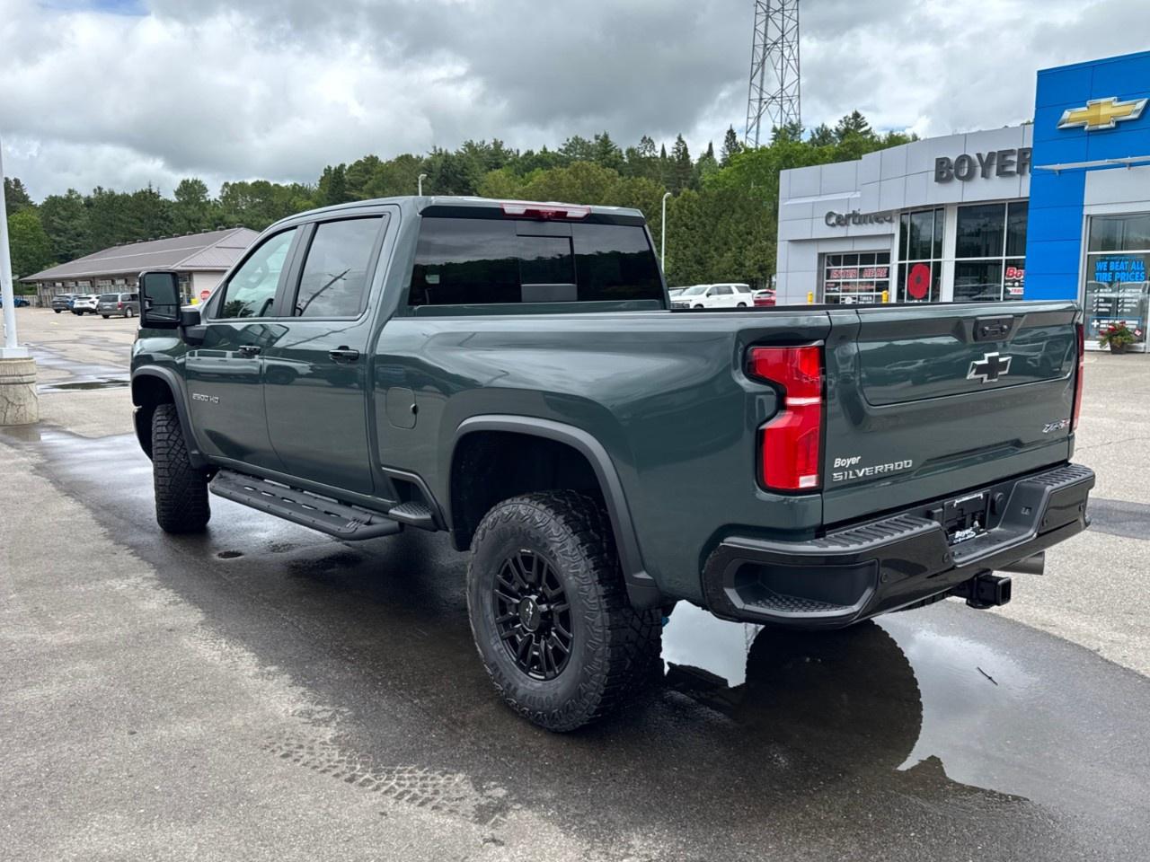 2026 Chevrolet SILVERADO 2500HD 4WD Crew Cab Standard Box ZR2 Photo