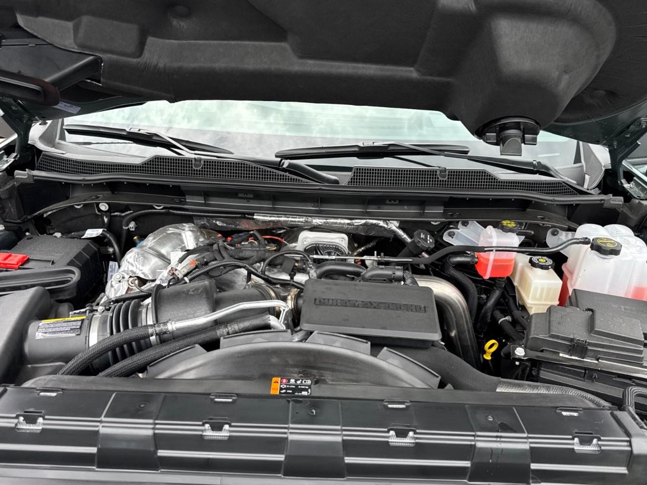 2026 Chevrolet SILVERADO 2500HD 4WD Crew Cab Standard Box ZR2 Photo