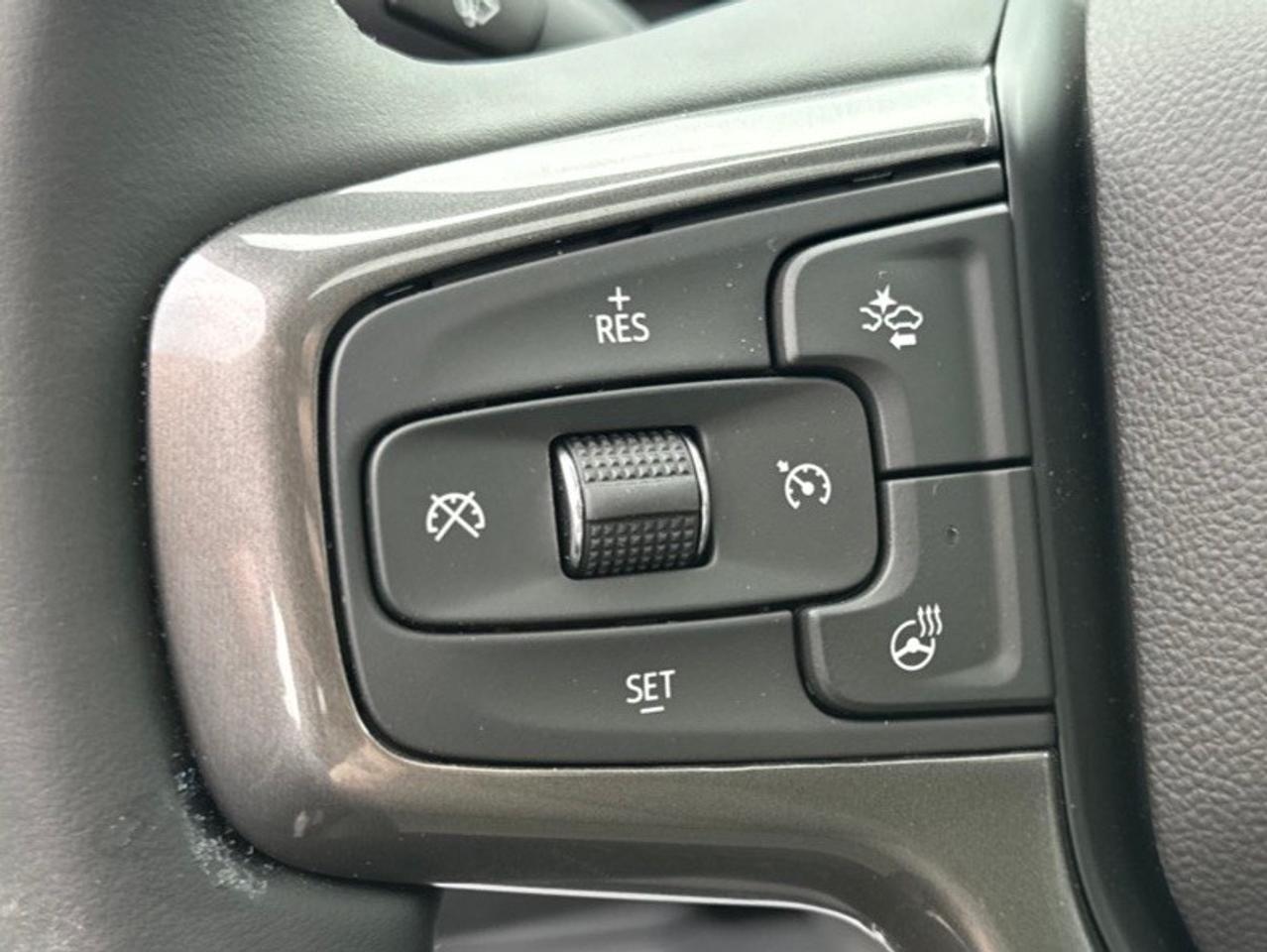 2026 Chevrolet SILVERADO 2500HD 4WD Crew Cab Standard Box ZR2 Photo