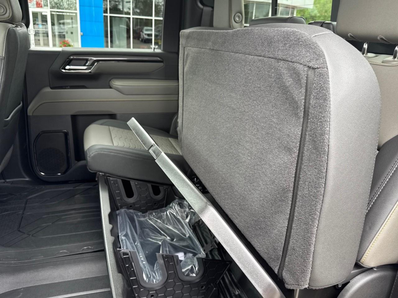 2026 Chevrolet SILVERADO 2500HD 4WD Crew Cab Standard Box ZR2 Photo