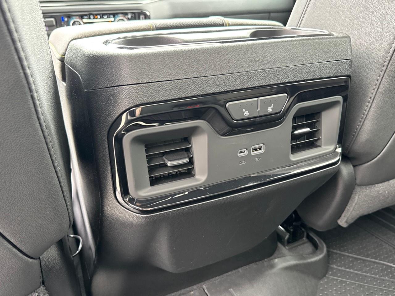 2026 Chevrolet SILVERADO 2500HD 4WD Crew Cab Standard Box ZR2 Photo
