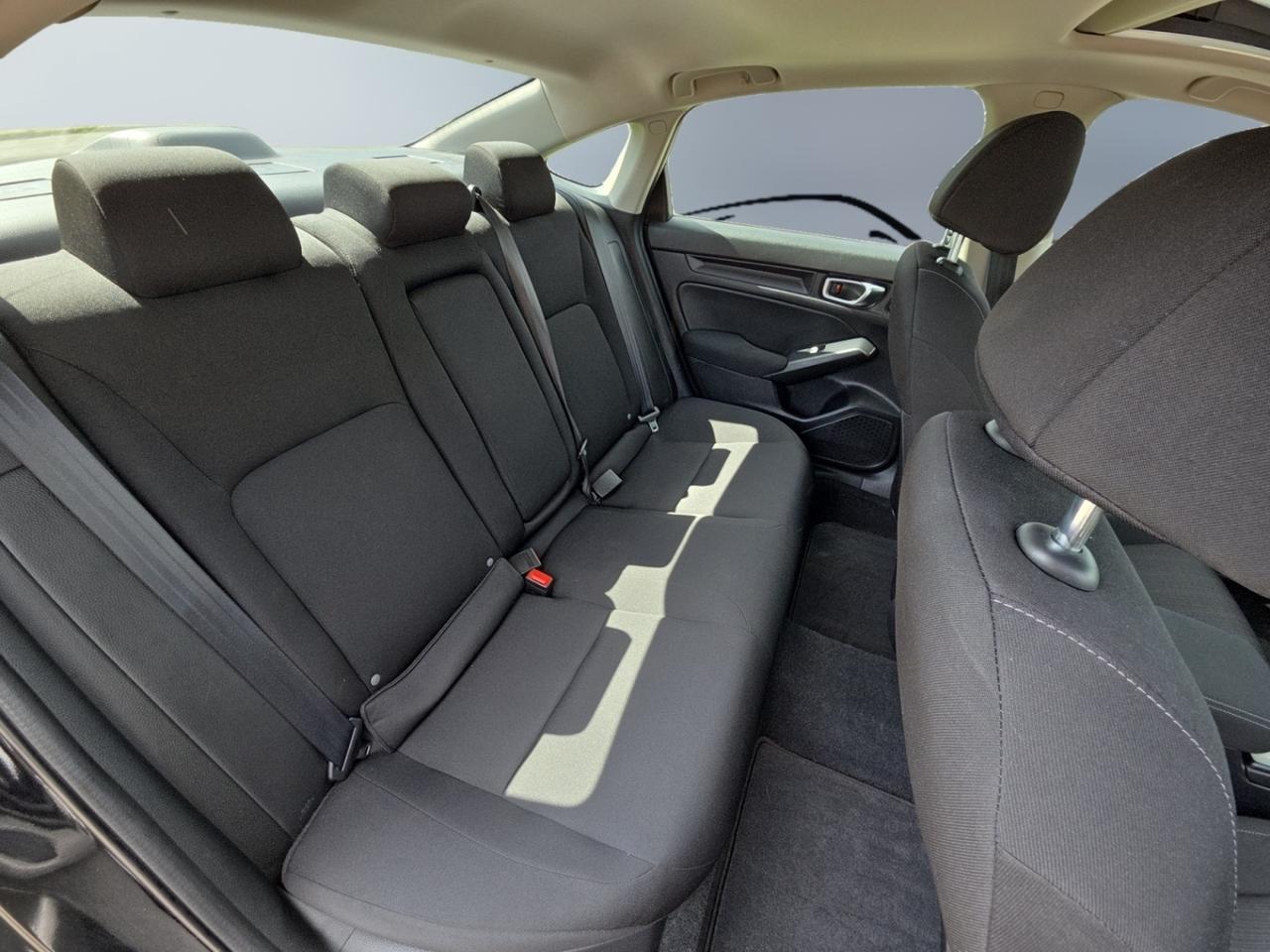 2022 Honda Civic EX / SUNROOF / CARPLAY / BLIND SPOT / LANE ASSIST Photo