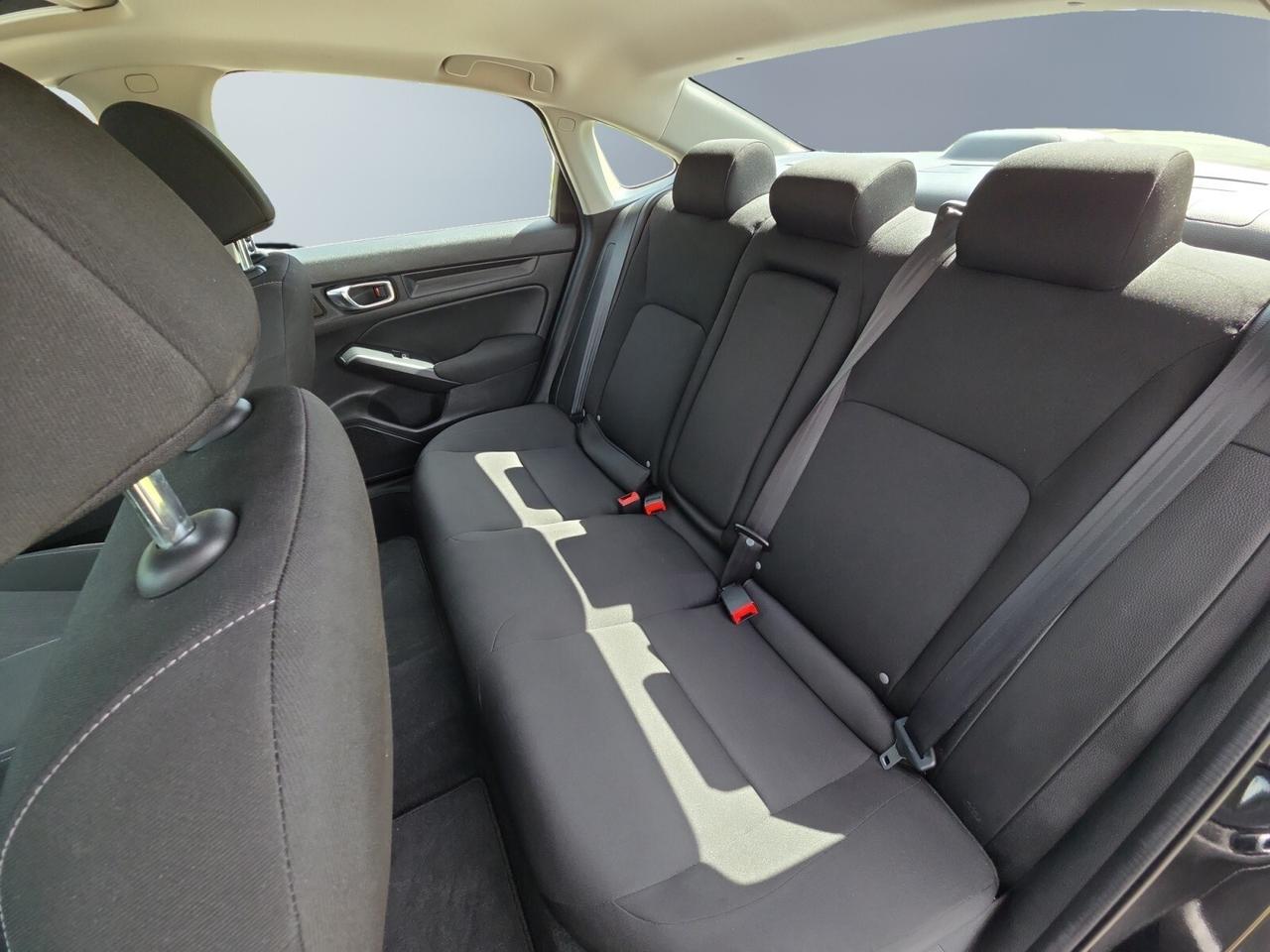 2022 Honda Civic EX / SUNROOF / CARPLAY / BLIND SPOT / LANE ASSIST Photo