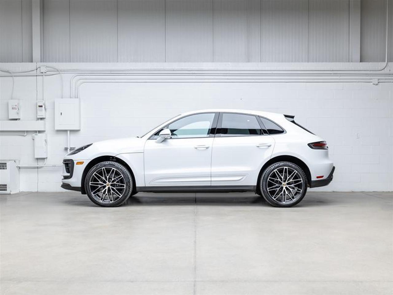 2025 Porsche Macan  Photo