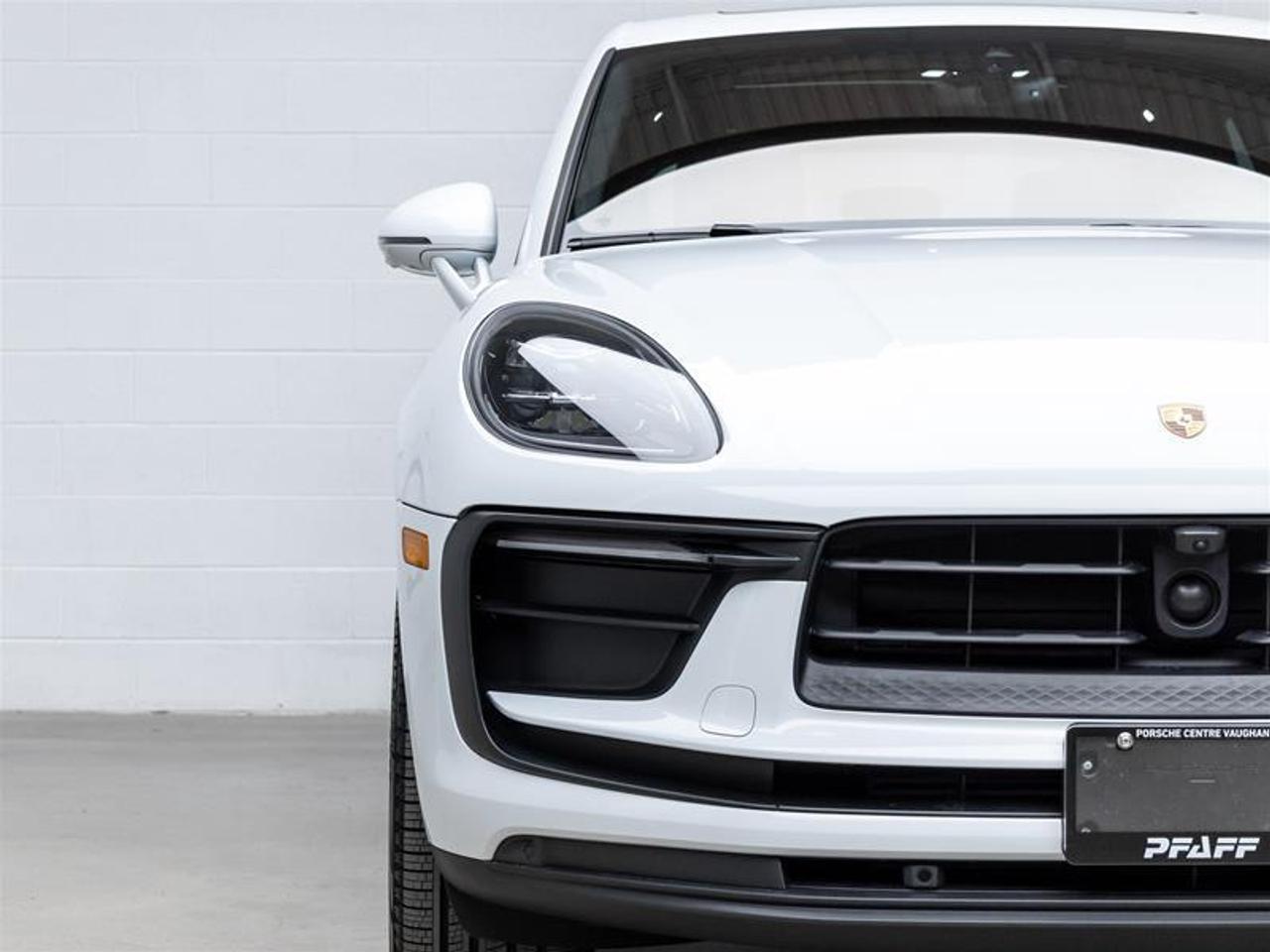 2025 Porsche Macan  Photo