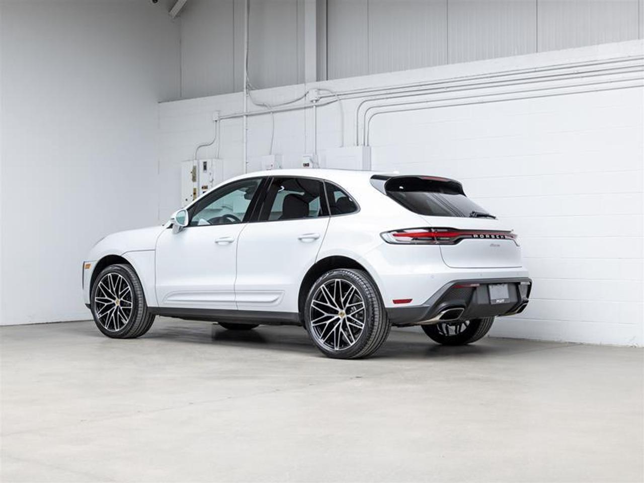 2025 Porsche Macan  Photo