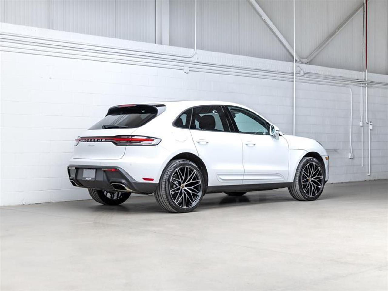 2025 Porsche Macan  Photo