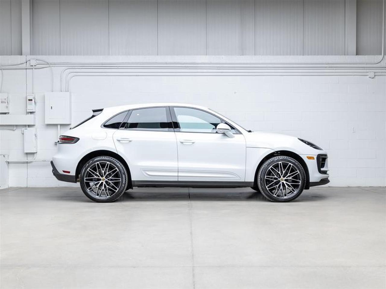 2025 Porsche Macan  Photo