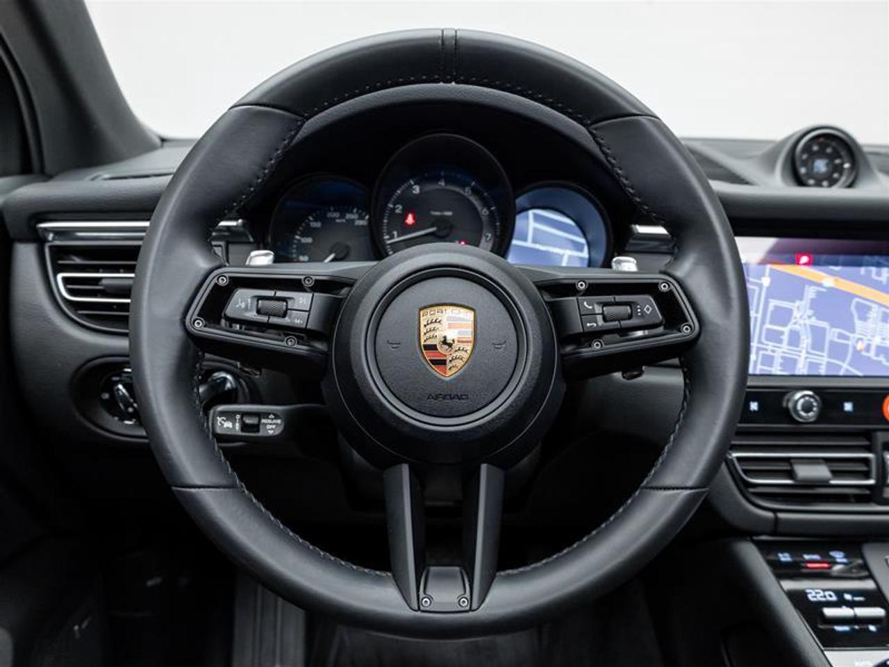 2025 Porsche Macan  Photo