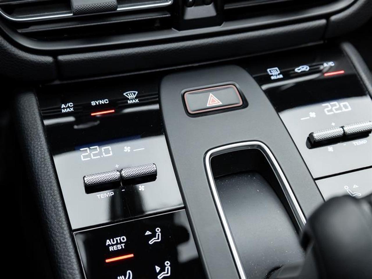 2025 Porsche Macan  Photo
