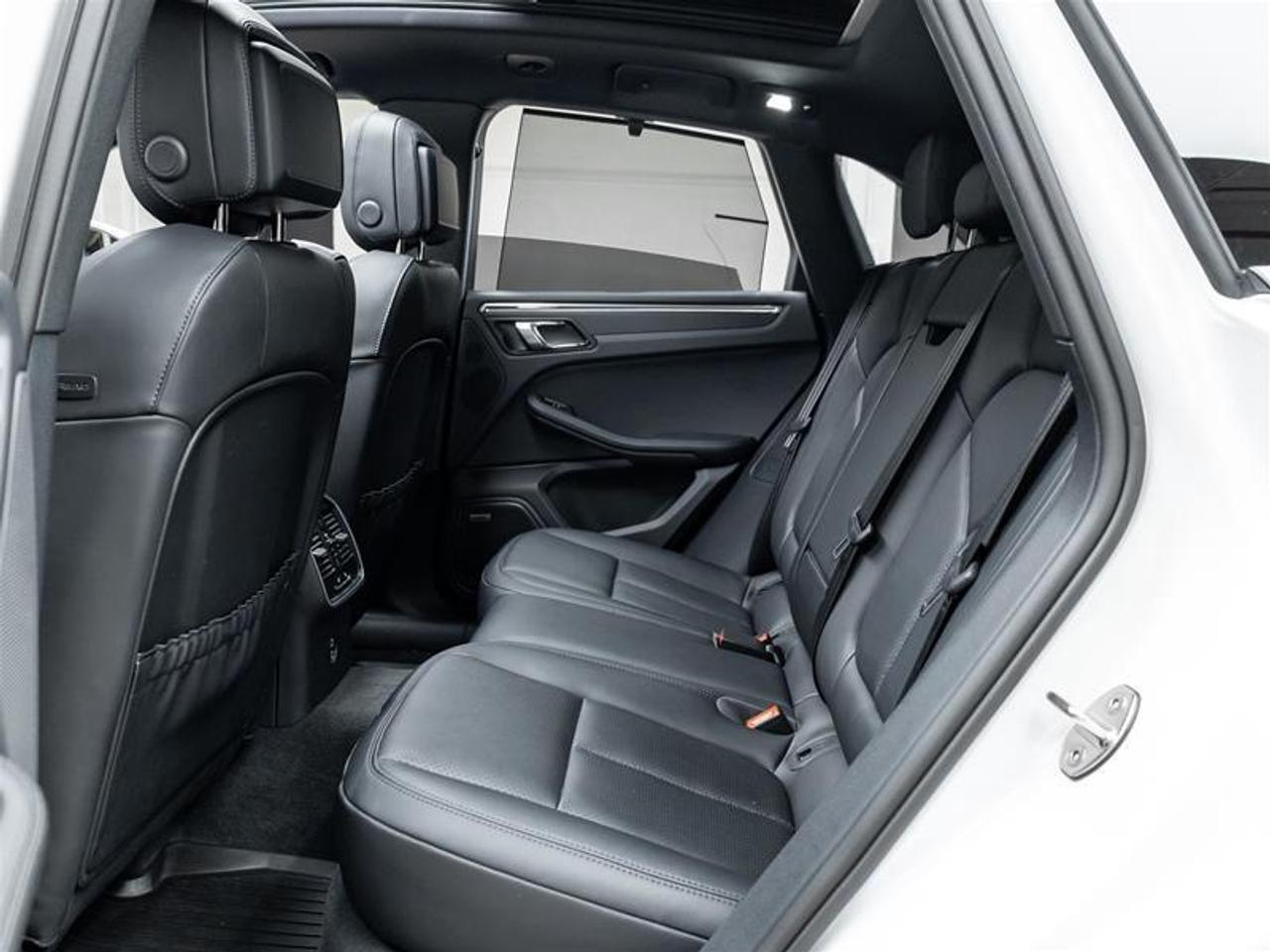 2025 Porsche Macan  Photo