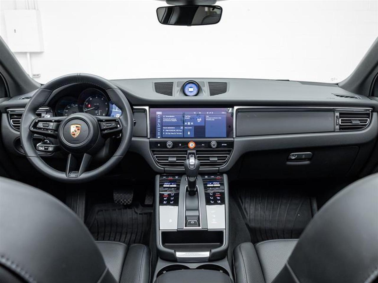 2025 Porsche Macan  Photo