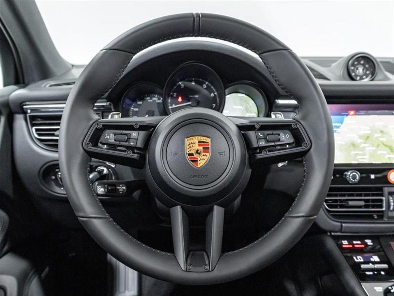 2026 Porsche Macan  Photo