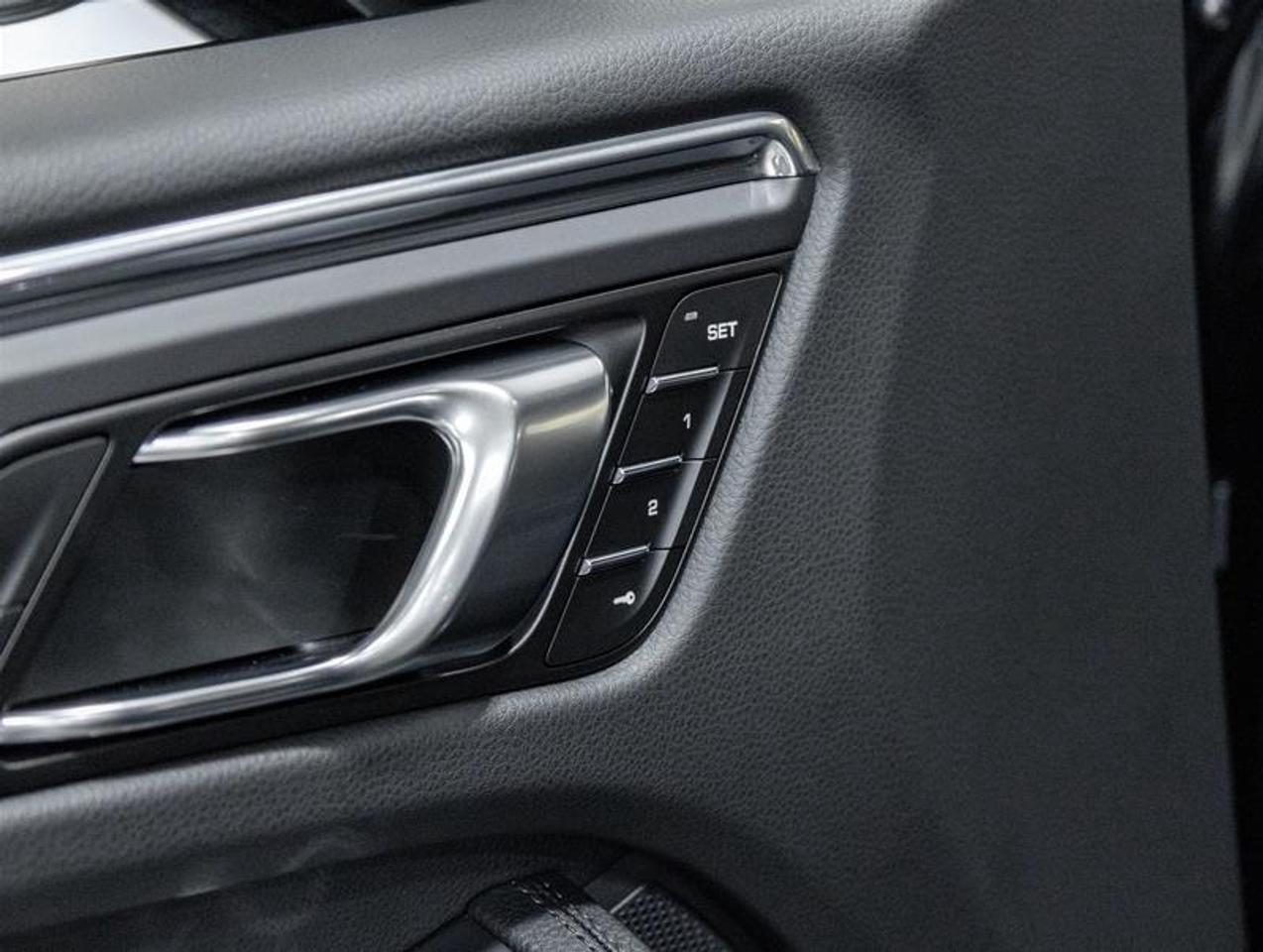 2026 Porsche Macan  Photo