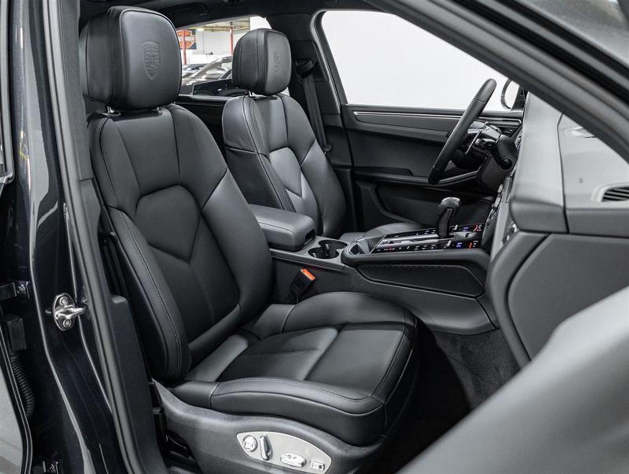 2026 Porsche Macan  Photo
