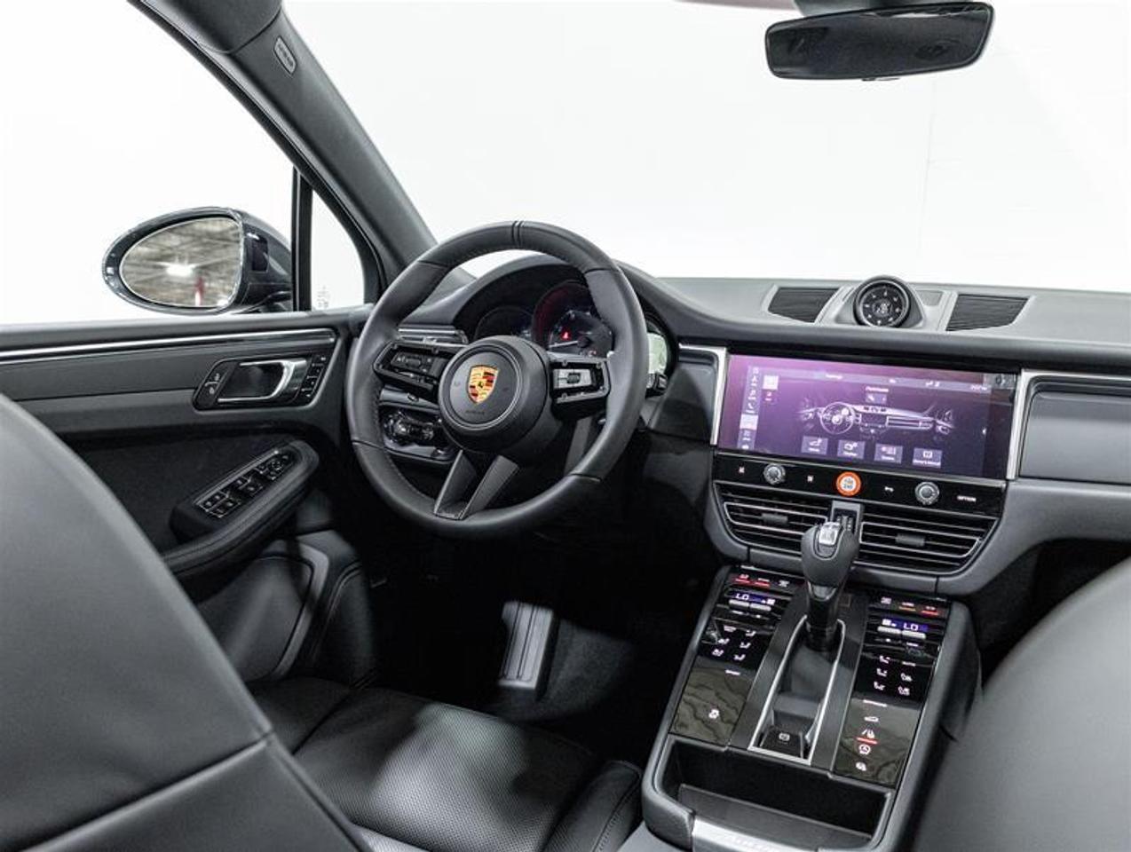 2026 Porsche Macan  Photo