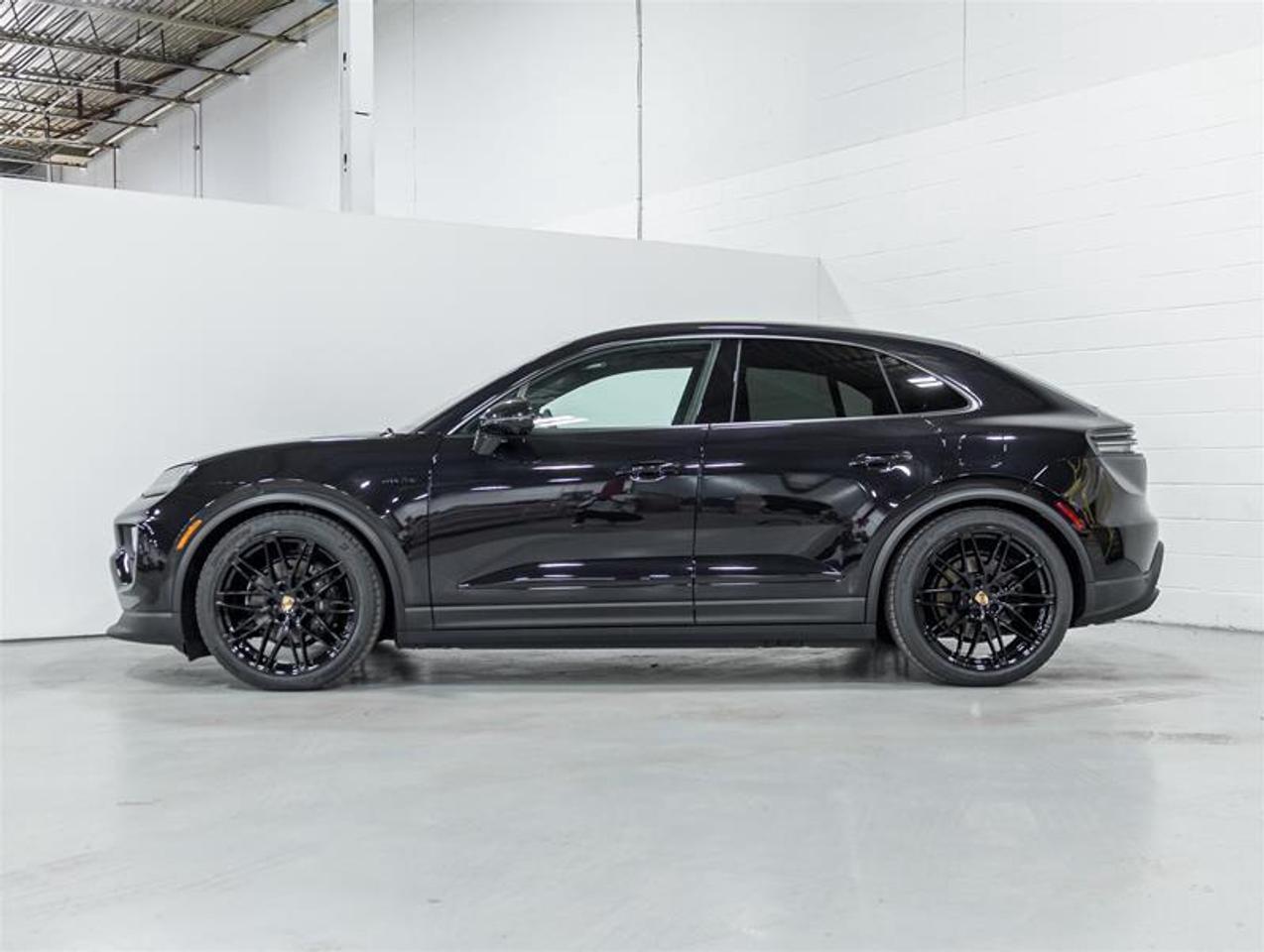 2026 Porsche Macan  Photo