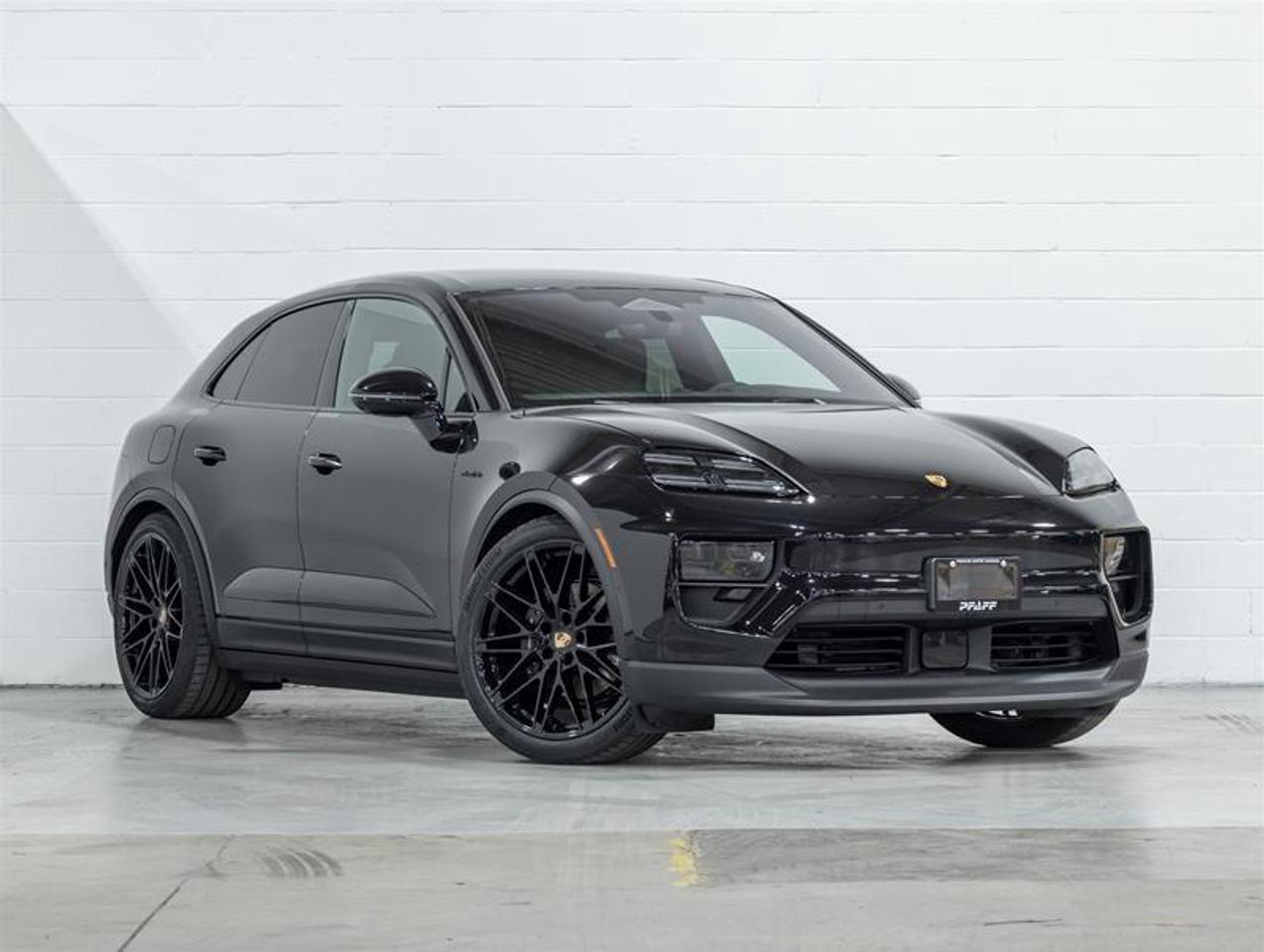 2026 Porsche Macan  Photo3