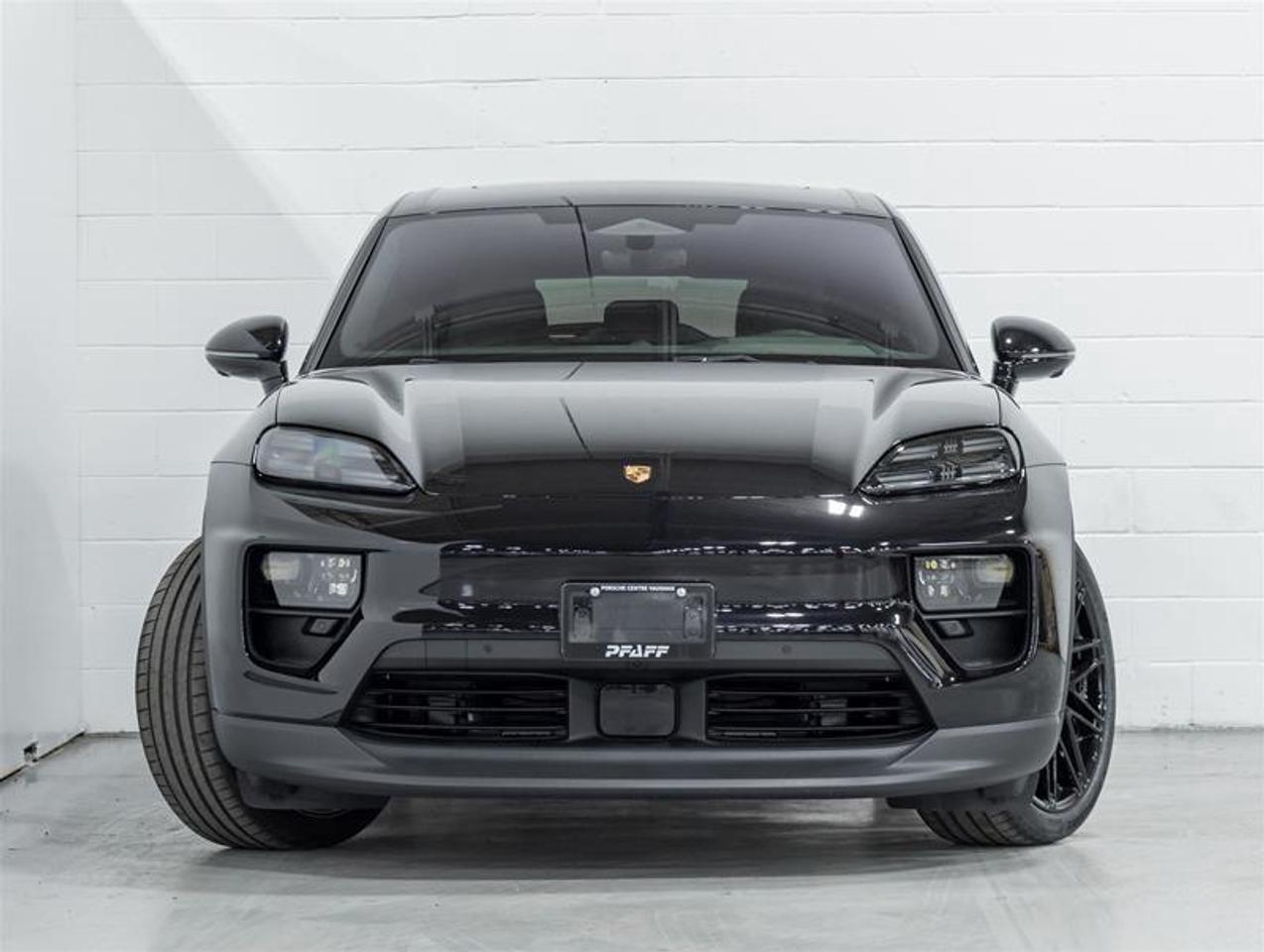2026 Porsche Macan  Photo