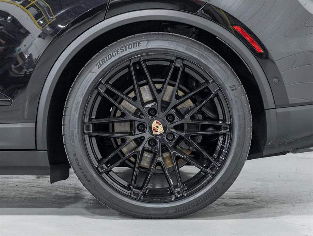 2026 Porsche Macan  Photo