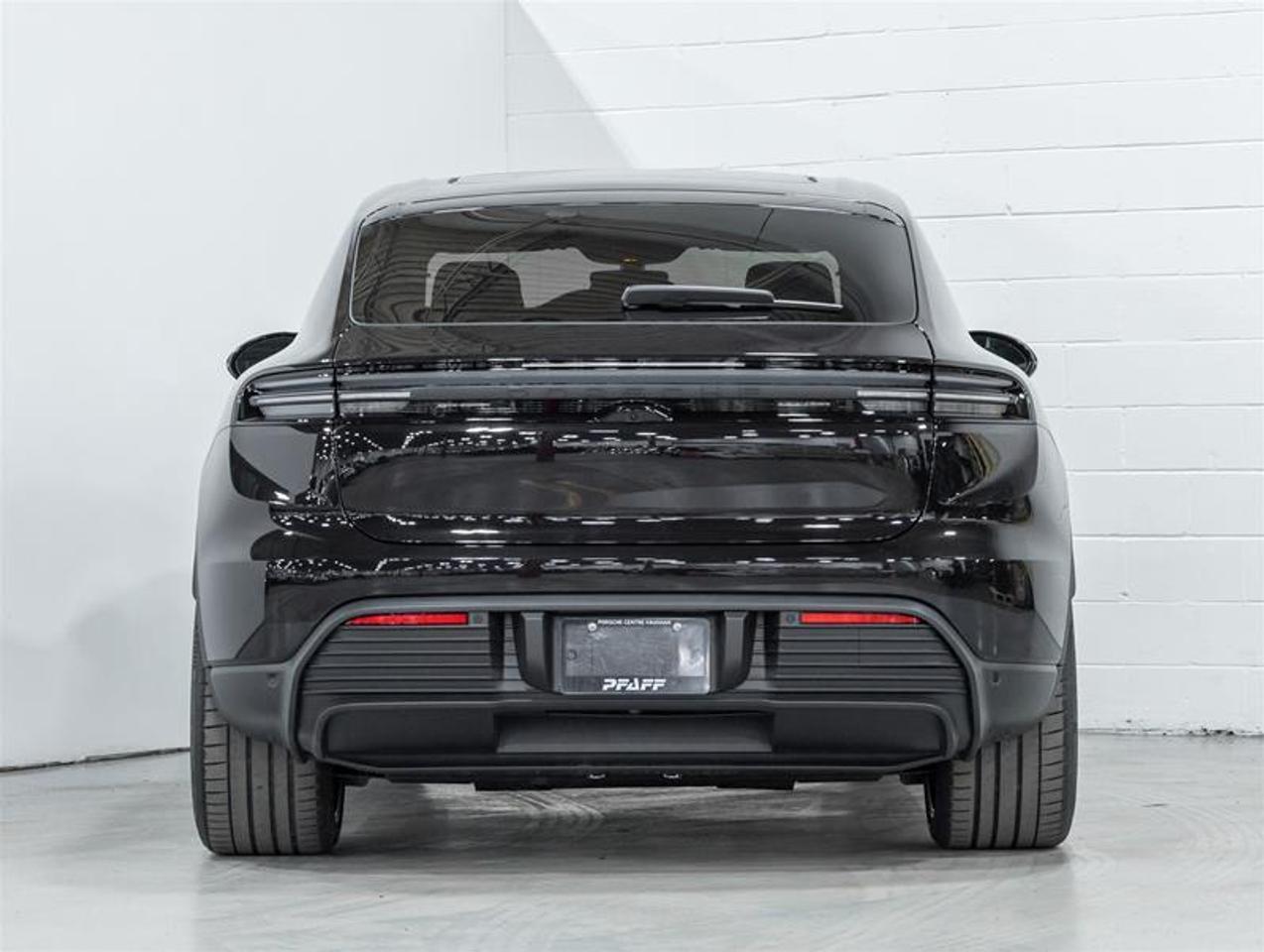 2026 Porsche Macan  Photo