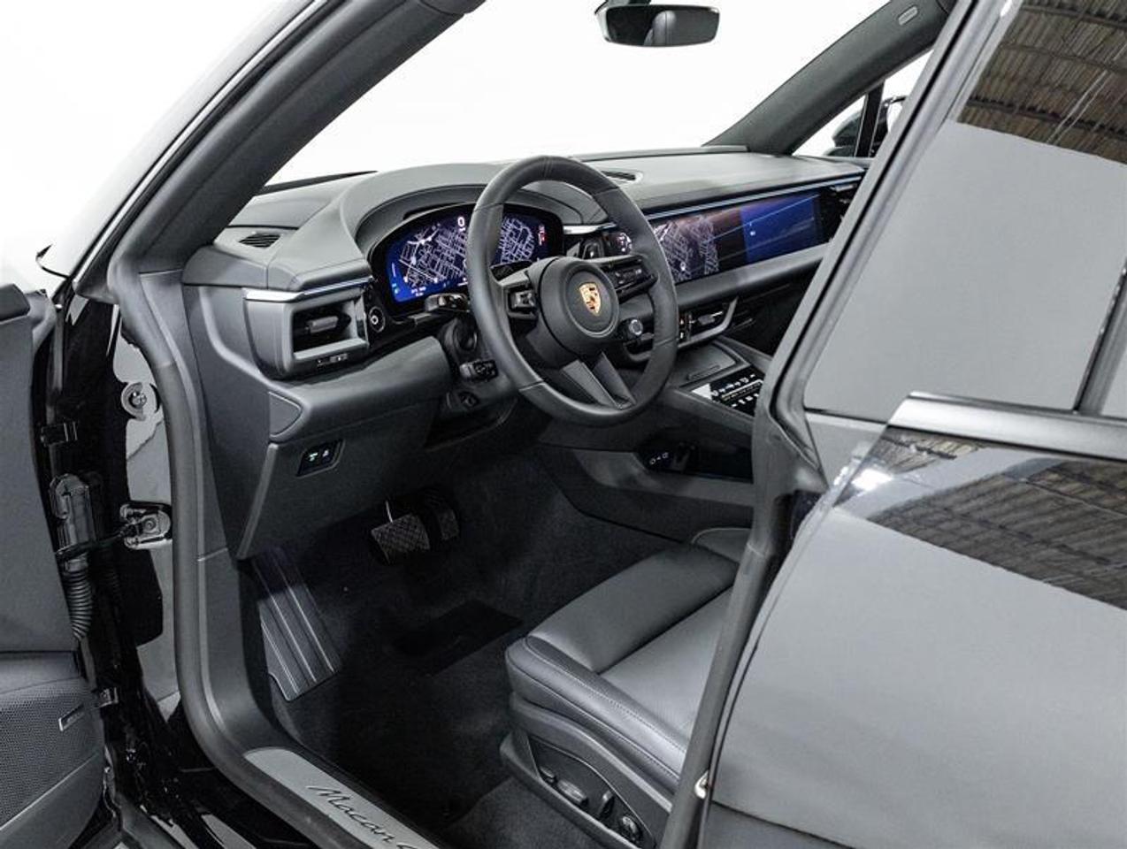2026 Porsche Macan  Photo