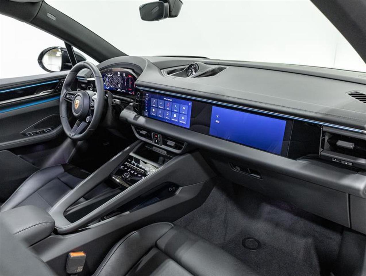 2026 Porsche Macan  Photo