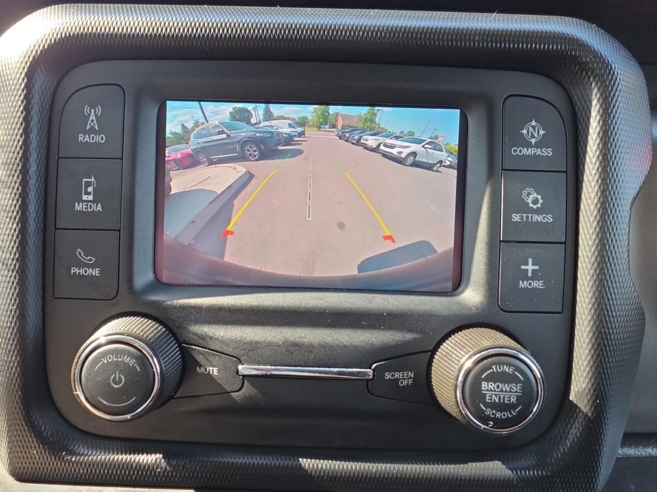 2020 Jeep Wrangler Sport 4x4 * NO ACCIDENTS / VERY LOW KM / AUTOMATIC Photo