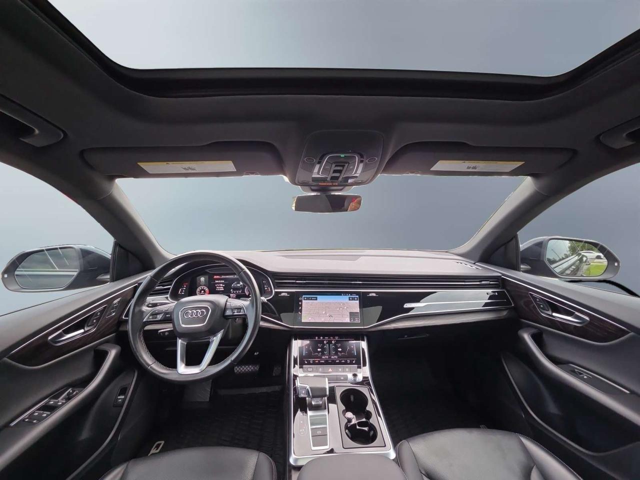 2021 Audi Q8 Progressiv 55 BLACK OPTICS * S-LINE / NO ACCIDENTS / 22 WHEELS / DRIVER ASSIST Photo