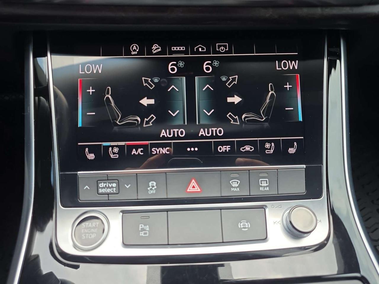 2021 Audi Q8 Progressiv 55 BLACK OPTICS * S-LINE / NO ACCIDENTS / 22 WHEELS / DRIVER ASSIST Photo