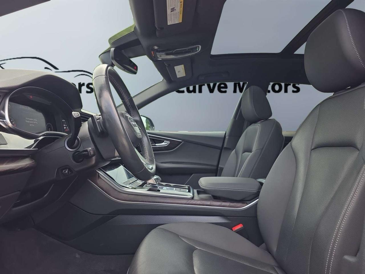 2021 Audi Q8 Progressiv 55 BLACK OPTICS * S-LINE / NO ACCIDENTS / 22 WHEELS / DRIVER ASSIST Photo